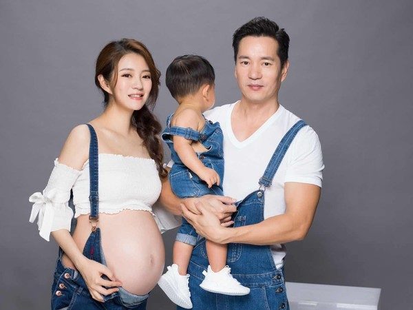 安以軒二胎產女 PO出老公喜抱兩娃 醋喊：我認輸！
