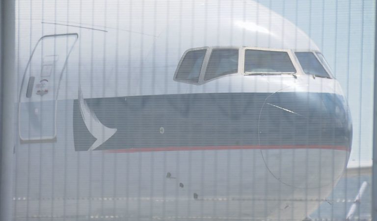 學者：今年夏天航空業務大幅下滑　無可避免以裁員節流