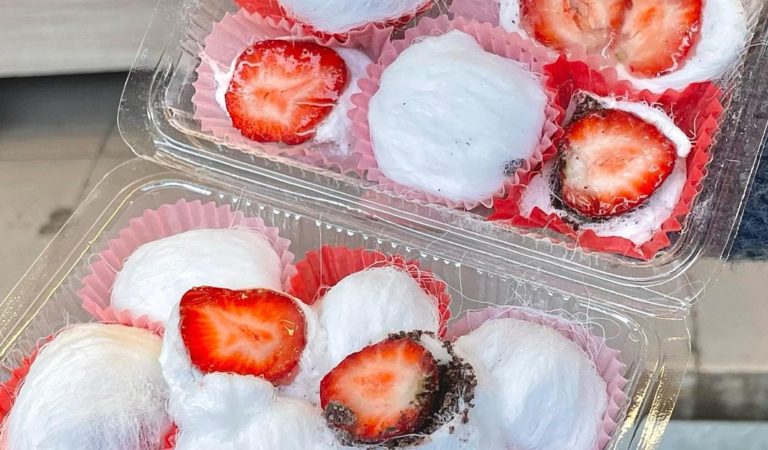 草莓長毛了？　超Q「草莓龍鬚糖」冰冰吃太啾喜　還能加料OREO「一口塞好滿足」！