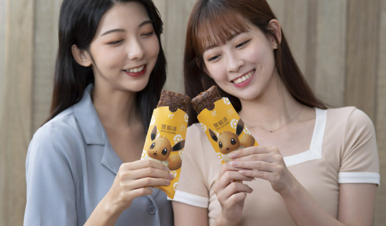 對不起蘋果派！　麥當勞終於回歸「香蕉巧克力風味雙餡派」換伊布包裝　那個萌萌眼神必須帶回家！